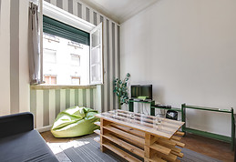 Sunny and large appartment in middle of Lisbon