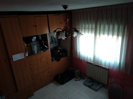 Tranquilo ,soleado ,todo exterior, supermercados ,policía ,pisci