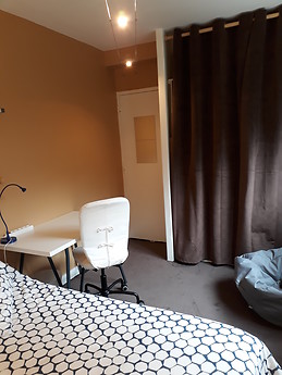 Une Chambre en colocation à 3 personnes dans un appartement de 8
