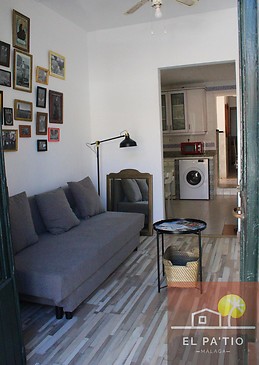 Unico en Malaga una casa tipica con un patio interior. 60 m2