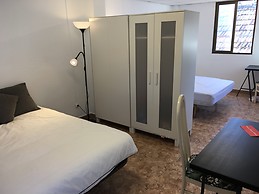 Unico en Malaga una casa tipica con un patio interior. 60 m2