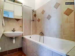 unique-1-bedroom-apartment-rent-rozsadomb-d067a1a3ed8bf487b7b65c