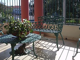 Vedado room total independiente con baño