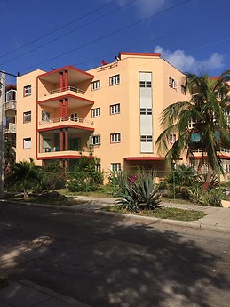 Vedado room total independiente con baño