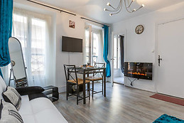 Well equipped bright studio. The studio is close to Republique/ Canal Saint Martin  9 months minimum for students-bail mobilité
