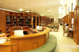 una biblioteca(hay muchos...)
