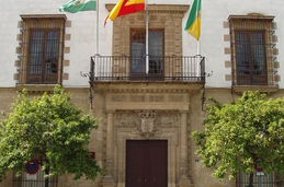 Ayuntamiento, tipica casa palacio.