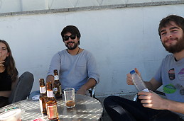 y la cervecita que no falte