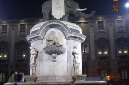 Liotru, Piazza Duomo