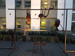 Expo "Bestiary 2.0" by Mariola Wawrzusiak scuplture