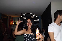 FIESTA DE ESPAÑOLES