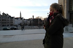 Prachtig meisje in Brussel
