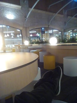seul dans la nuit au forum d'aveiro