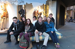 Sofa-Pause im Stadtzentrum