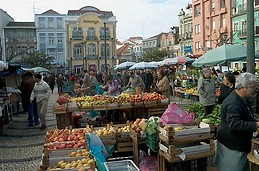 The daily fruit and vegetables market
