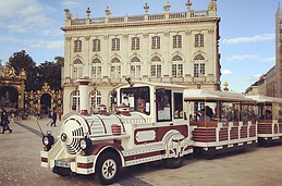 Tren en la plaza Stanislas