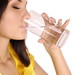 Idratarsi mentre si studia.