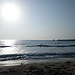 Una spiaggia immersa nella natura