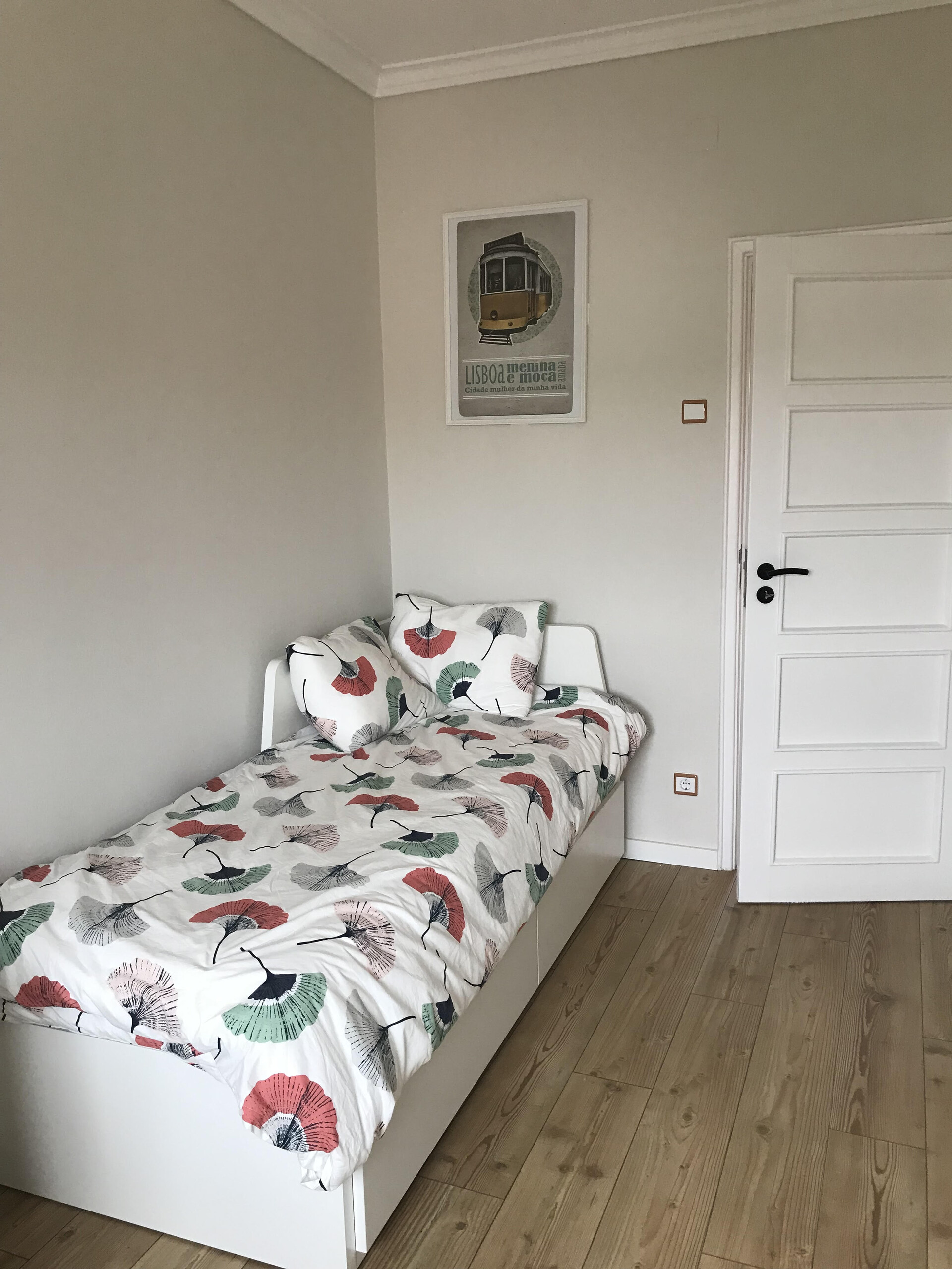 Rooms near Universidade Nova Room for rent Lisbon