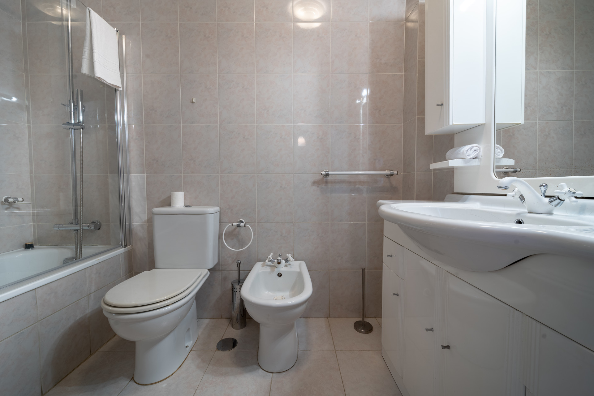 Habitación privada en Braga con internet y con servicio de limpieza