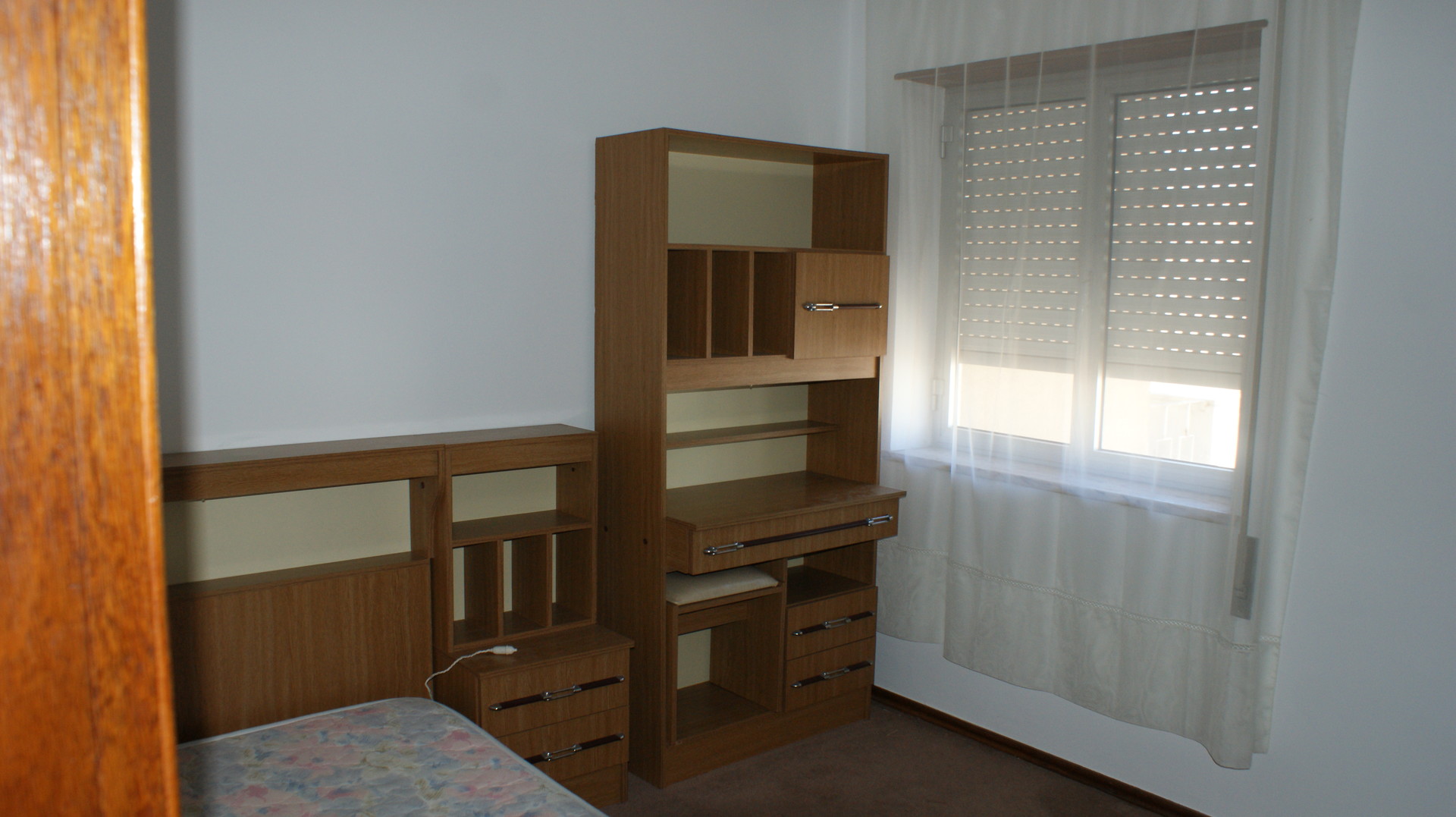 Quartos em apartamento sem senhorio com acesso a sala de estar