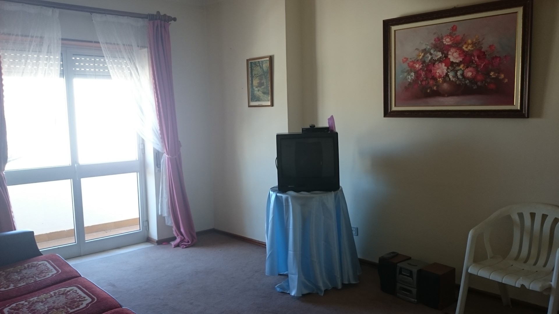 Quartos em apartamento sem senhorio com acesso a sala de estar