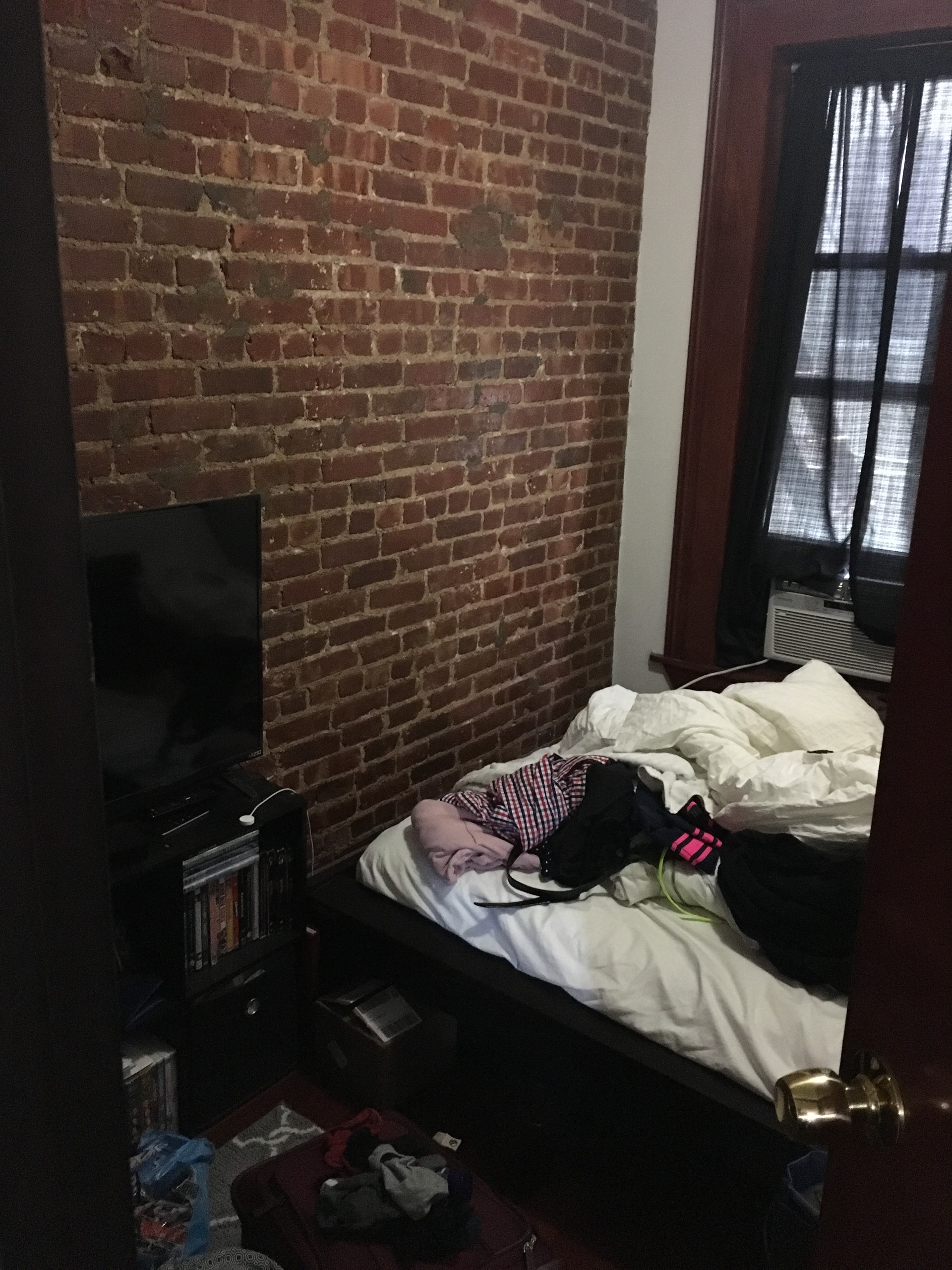 Roommates needed for 3 BDR Apartment Room for rent New York