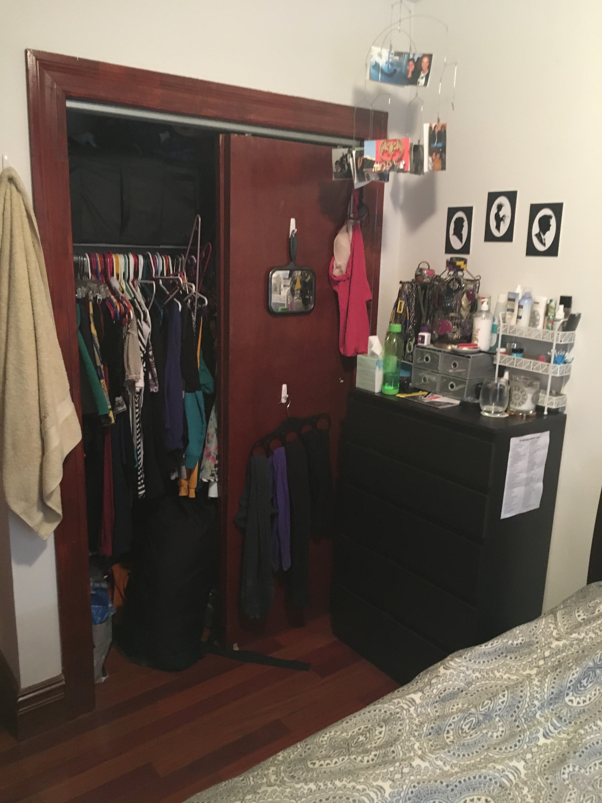 Roommates needed for 3 BDR Apartment Room for rent New York