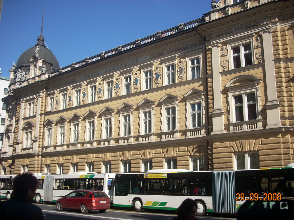 Correos en Slovenska Cesta
