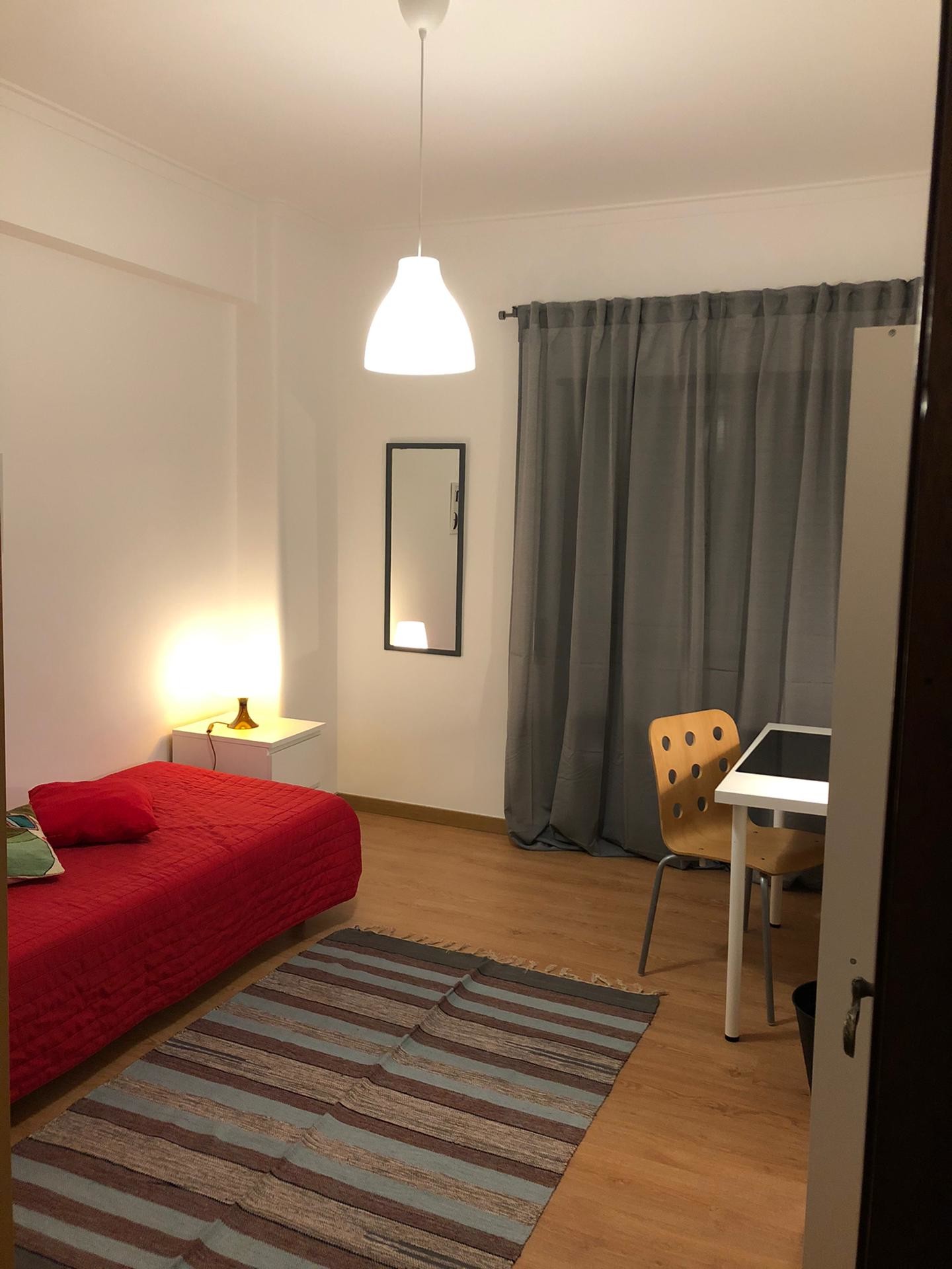 Large 4 room student apartment in Lisbon Room for rent Lisbon