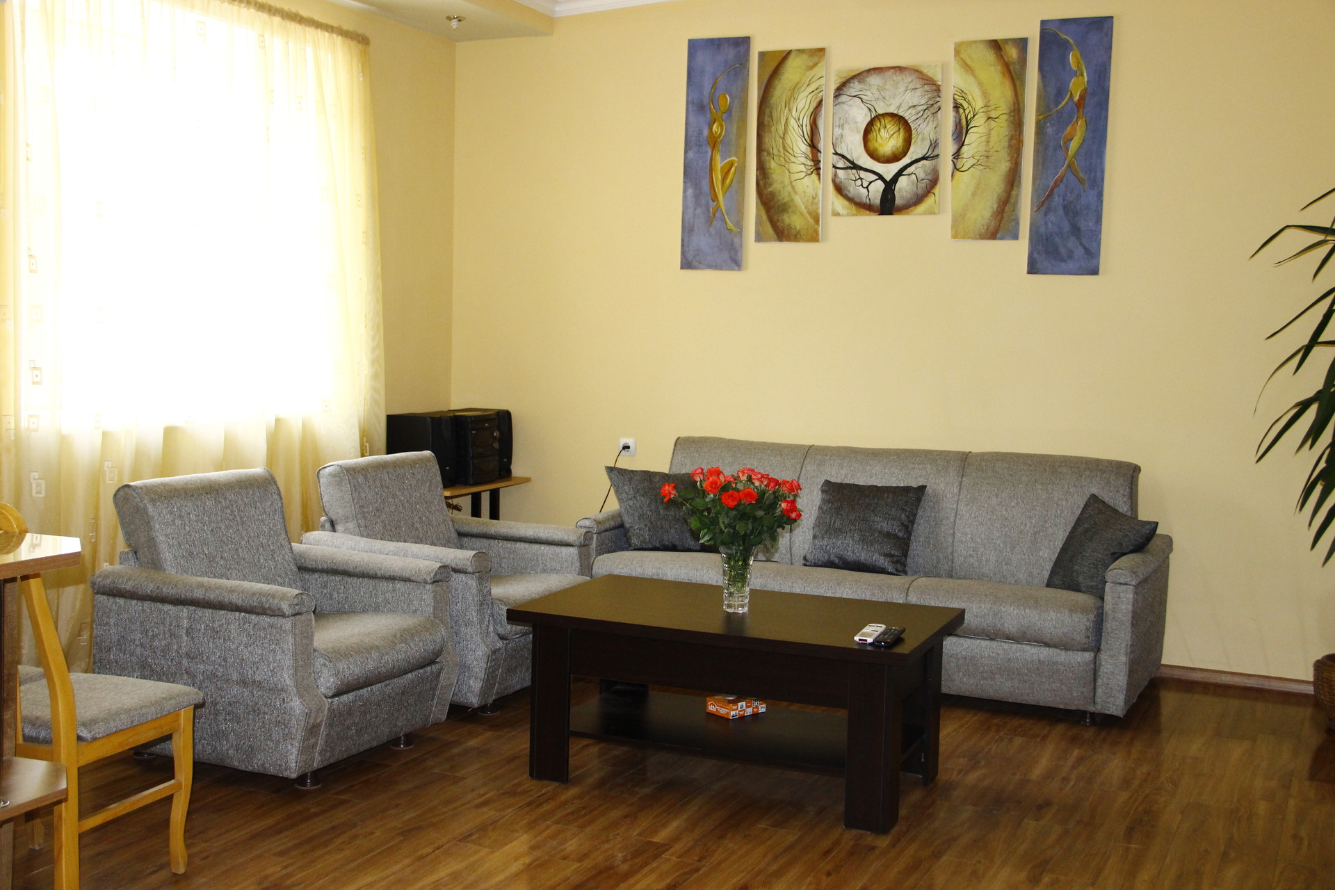 3 bedroom apartment in Yerevan Flat rent Yerevan