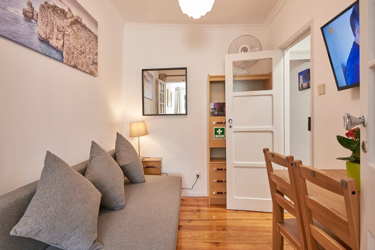 A Cosy 2BR Apartment in the Beating Heart of Lisbon (Lisbon Chiado