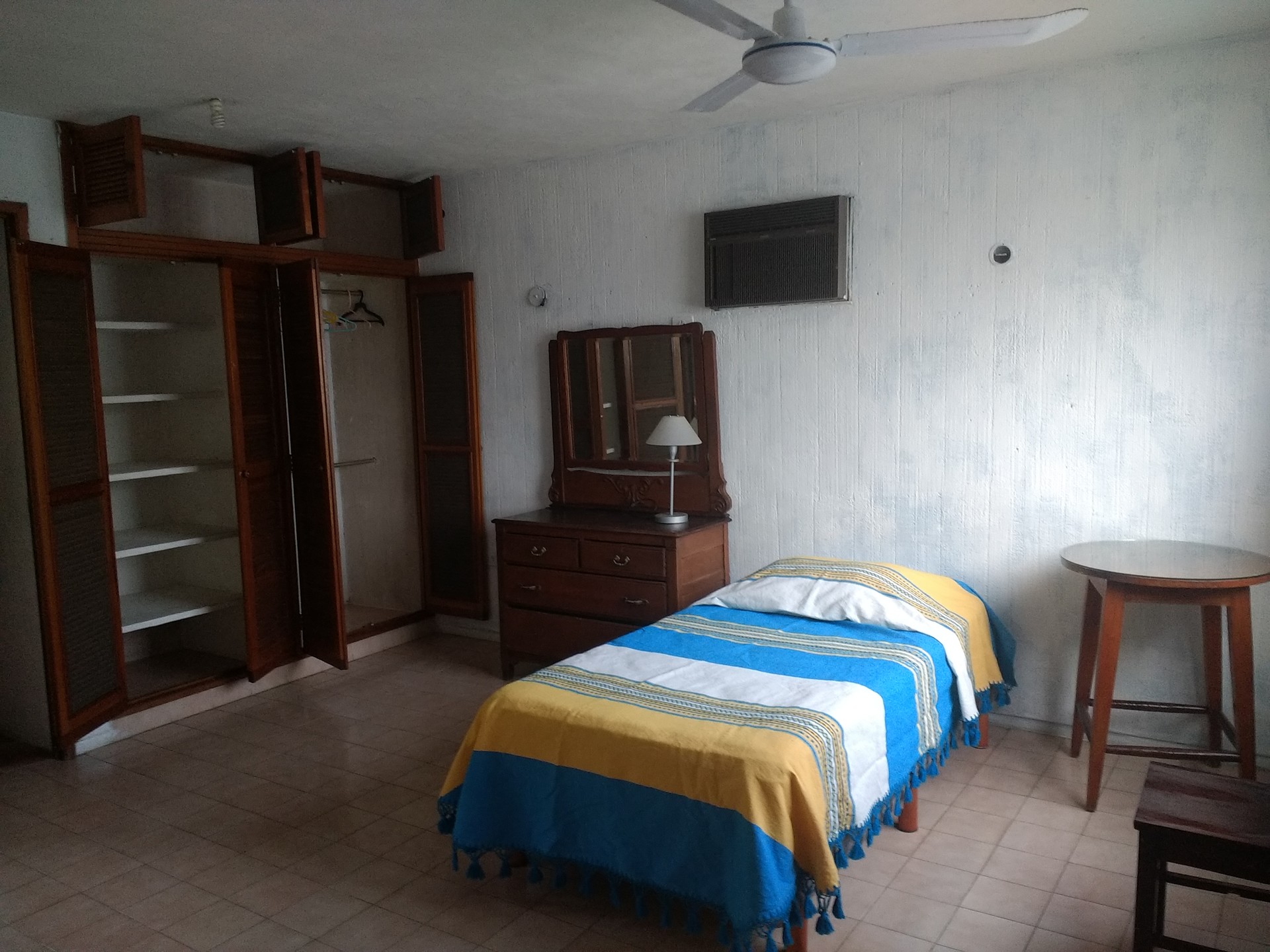 Cómoda habitación con baño privado en el corazón de Mérida. | Alquiler