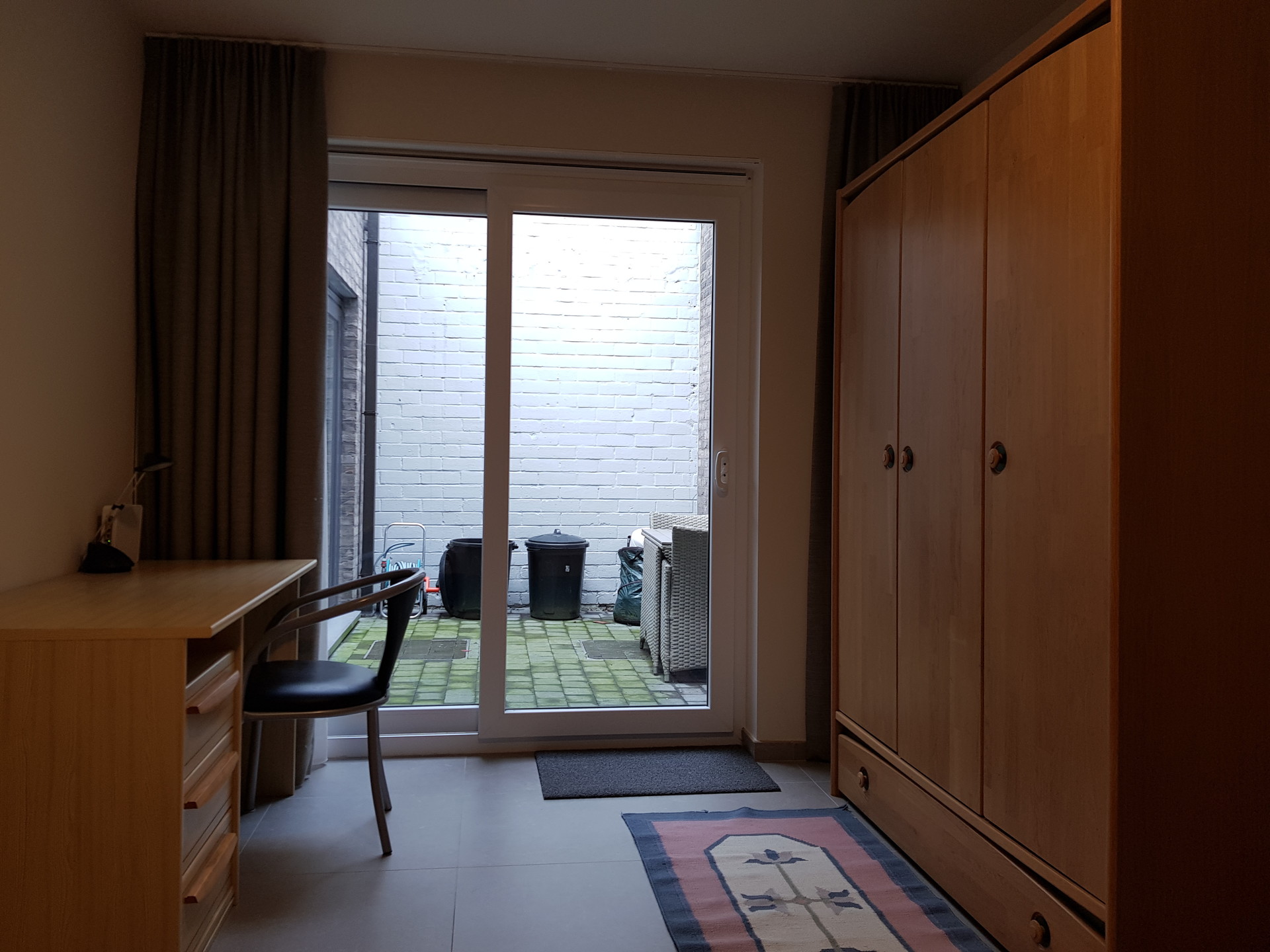 2 bedrooms in a new house with shared bathroom and kitchen Room for