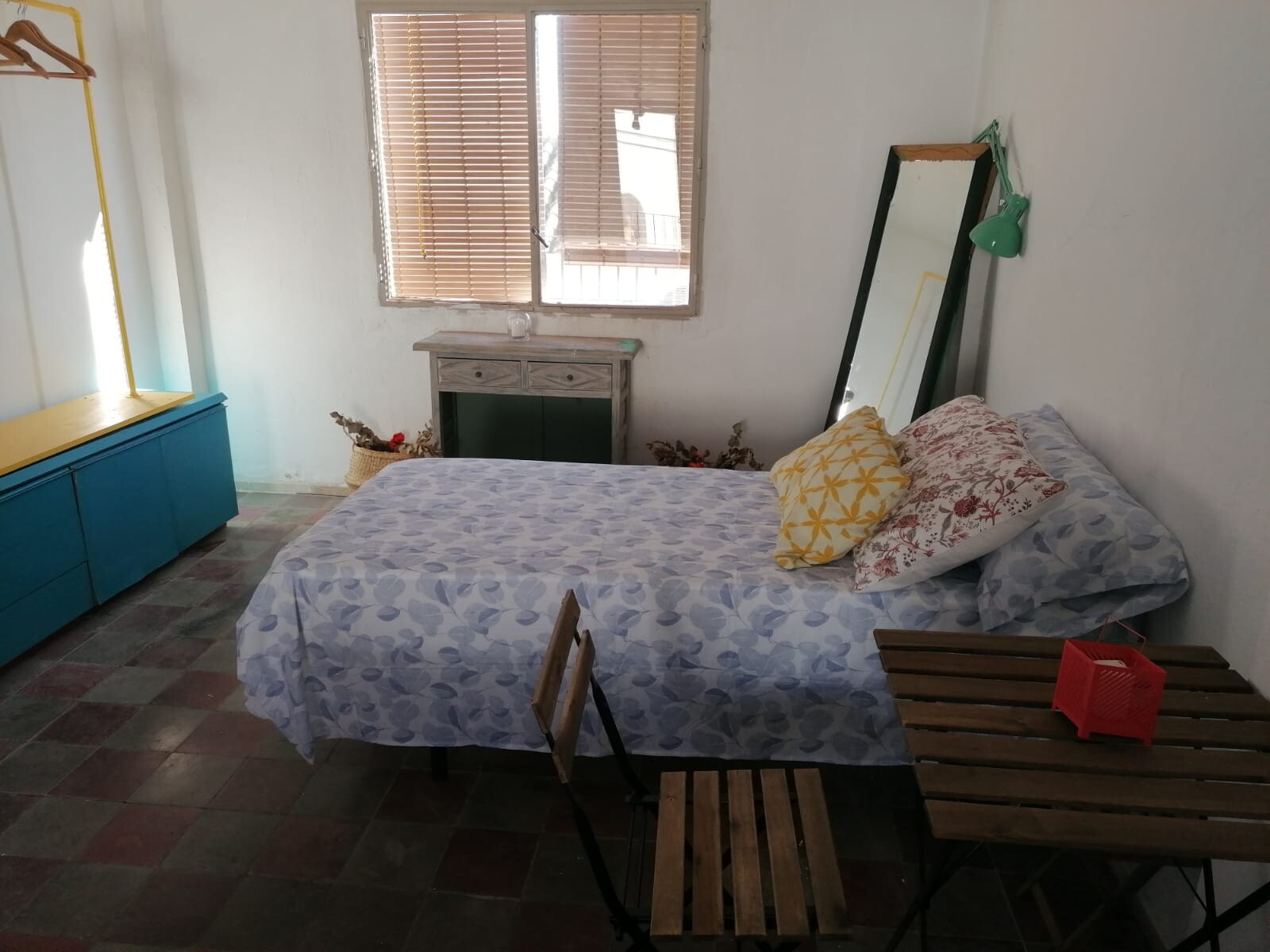 Amplia y acogedora habitación individual | Alquiler habitaciones Córdoba