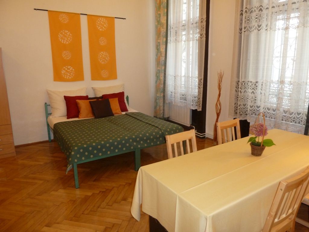 Nice Four Bedrooms To Let In The Downtown Of Budapest