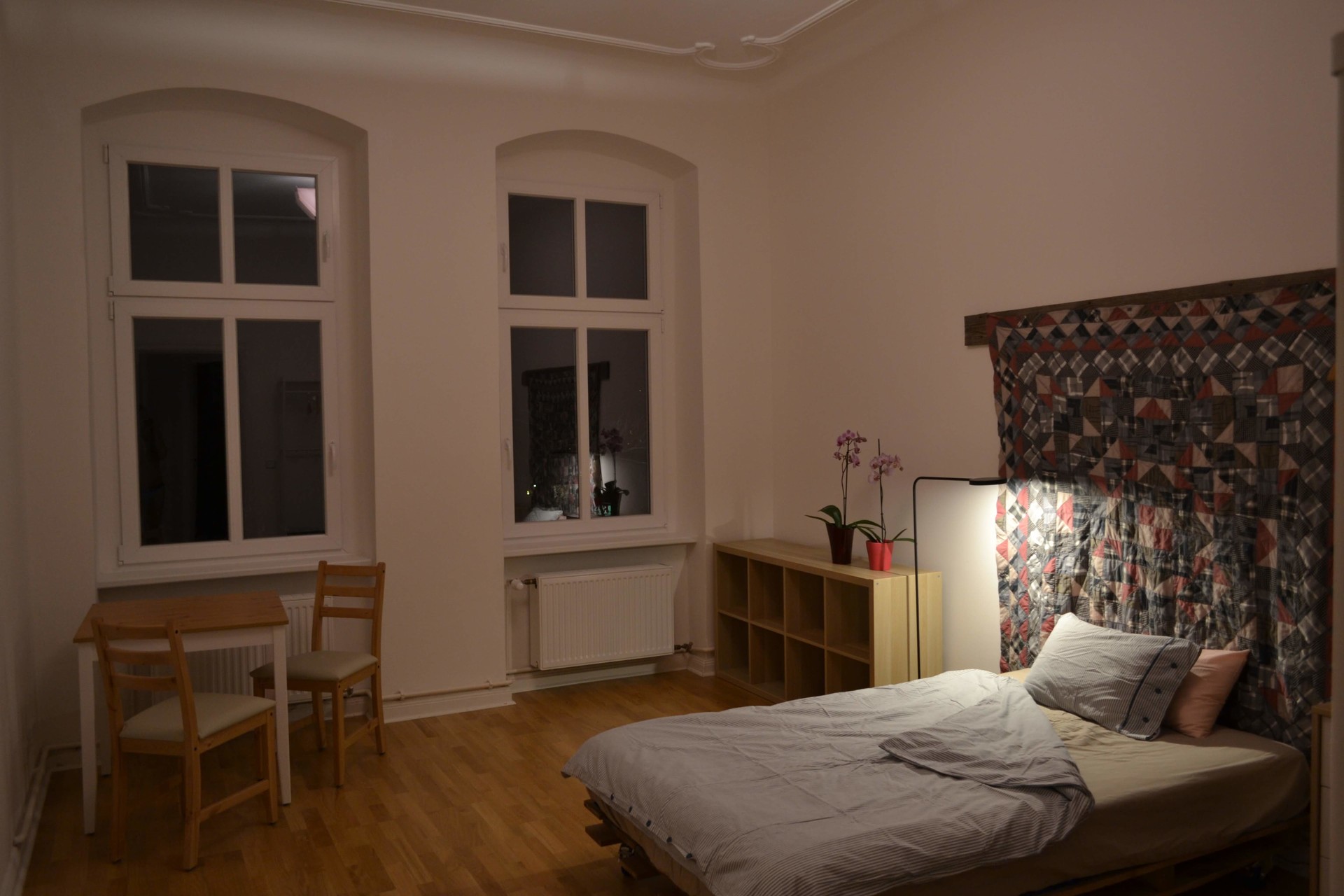 Berlin �da 3 yatak odalı dairede sadece erkekler için kiralık oda