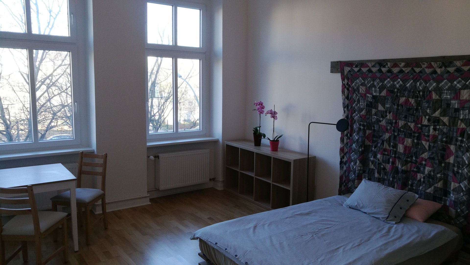 Berlin �da 3 yatak odalı dairede sadece erkekler için kiralık oda