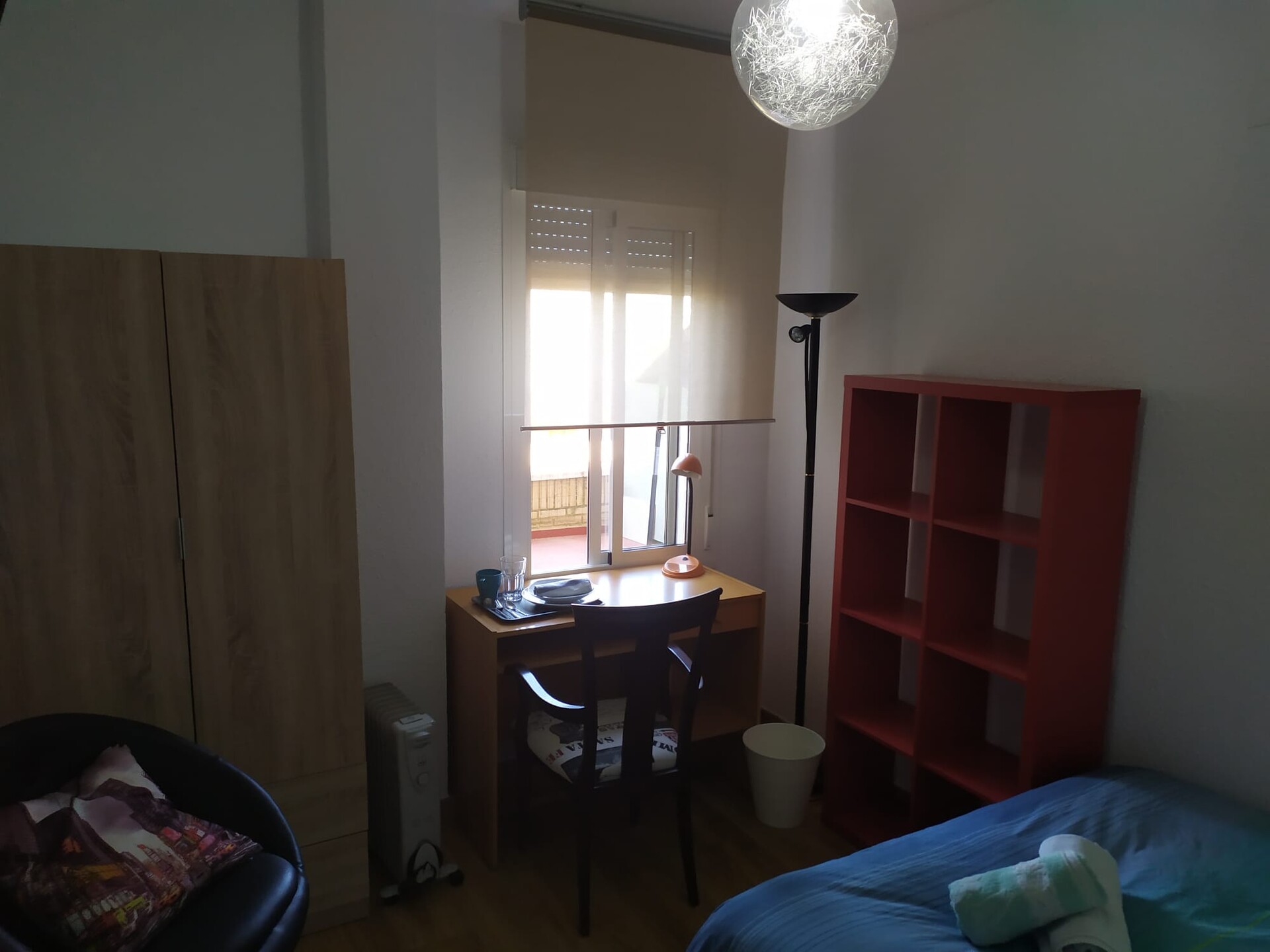 Habitación exterior e individual en zona muy céntrica. Piso ideal para