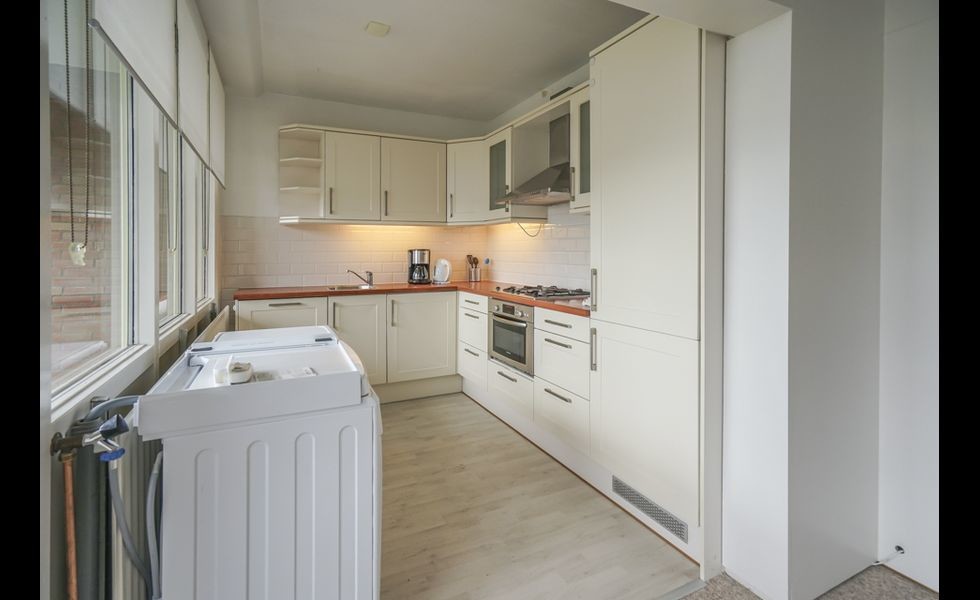 Amsterdam �da bağlantılı ve asansörlü 4 yatak odalı kiralık daire