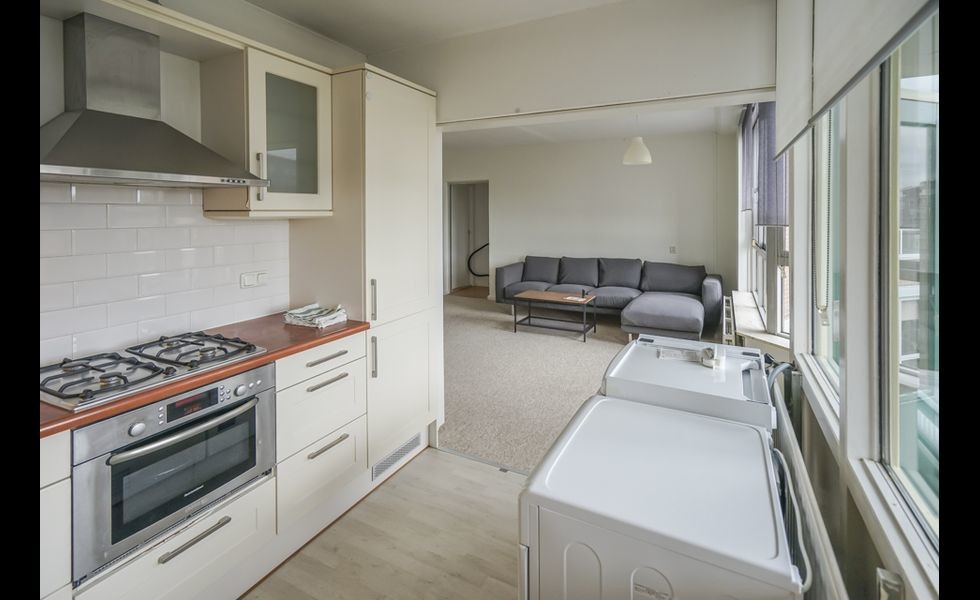 Amsterdam �da bağlantılı ve asansörlü 4 yatak odalı kiralık daire
