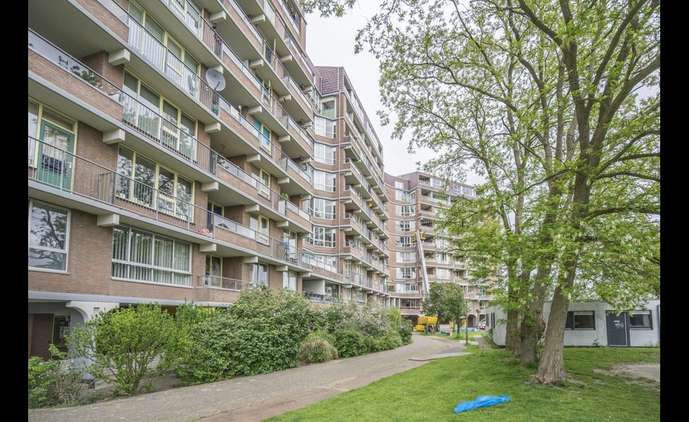 Amsterdam �da bağlantılı ve asansörlü 4 yatak odalı kiralık daire