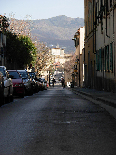 Via Garibaldi con Porta Trento Trieste sullo sfondo Erasmus