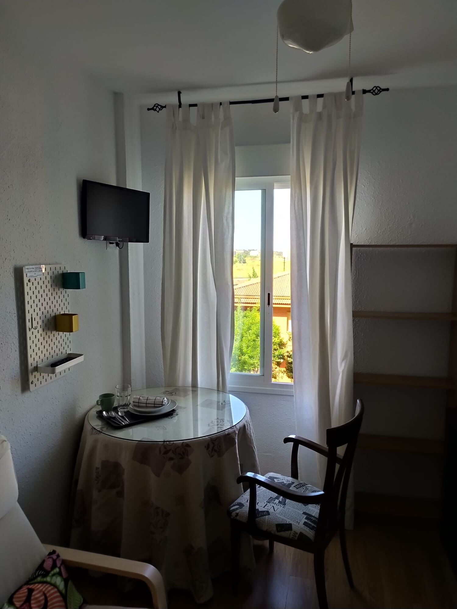 Habitación exterior e individual en zona muy céntrica. Piso ideal para