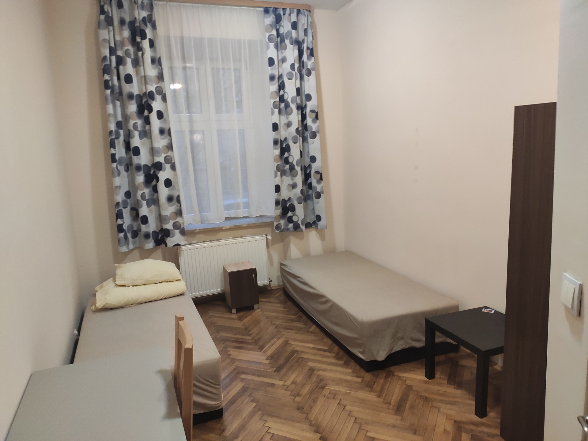 Room in shared apartment available for rent (3 or 6 months) Room for