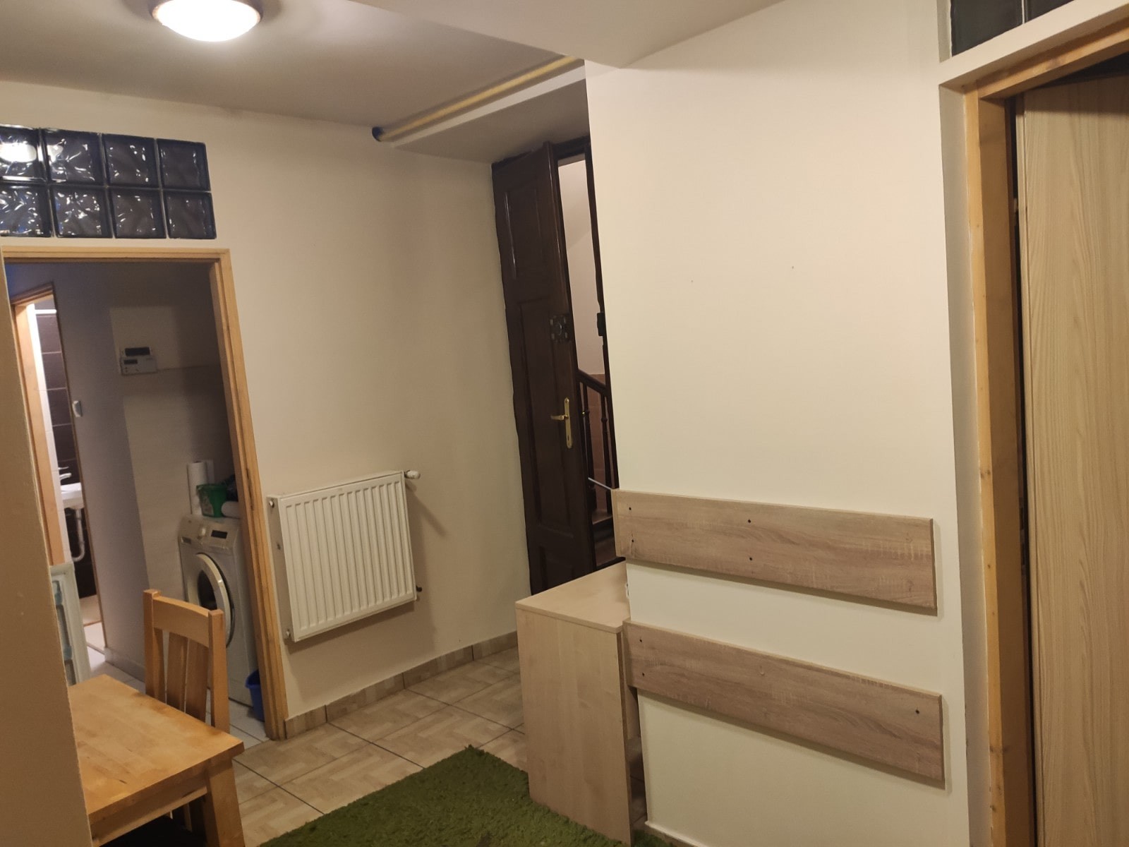 Room in shared apartment available for rent (3 or 6 months) Room for
