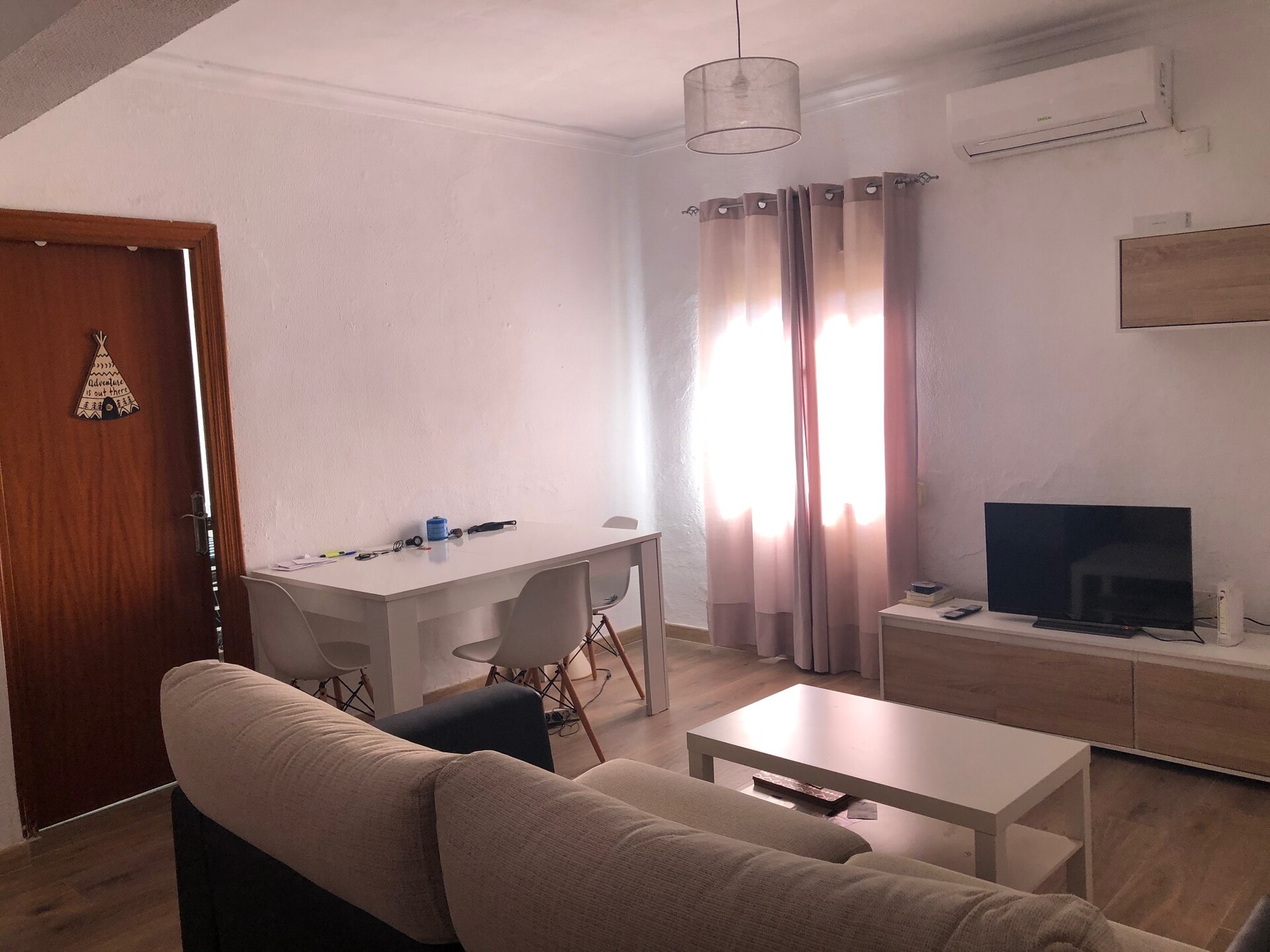 Habitacion luminosa con cama de 105 y almacenamiento | Alquiler