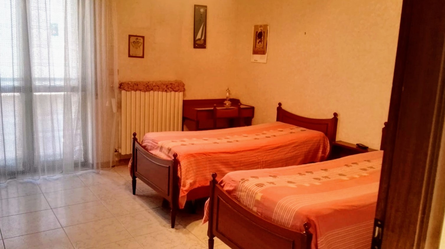 Room For Rent In 3 Bedroom Apartment In Foggia