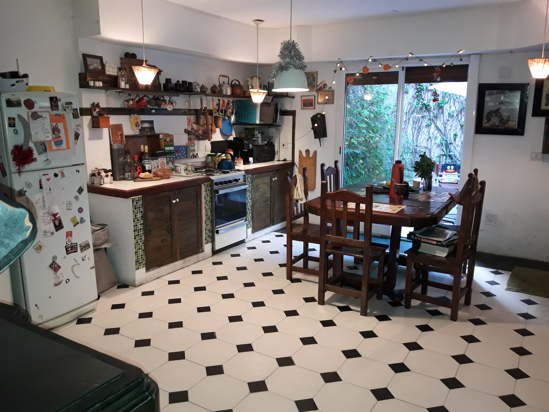 Room For Rent In 3 Bedroom House In Buenos Aires With Internet And With Cleaning Service