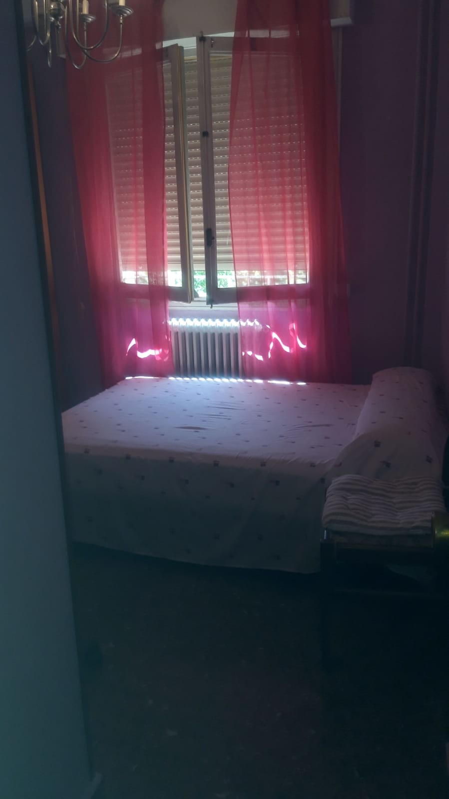 Bonita y cómoda habitación en el centro de Logroño